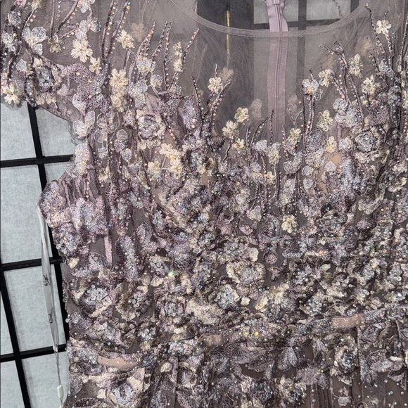 ✨ Mac Duggal size 18 Beaded & Floral-Embroidered Gown ✨ - Picture 9 of 15